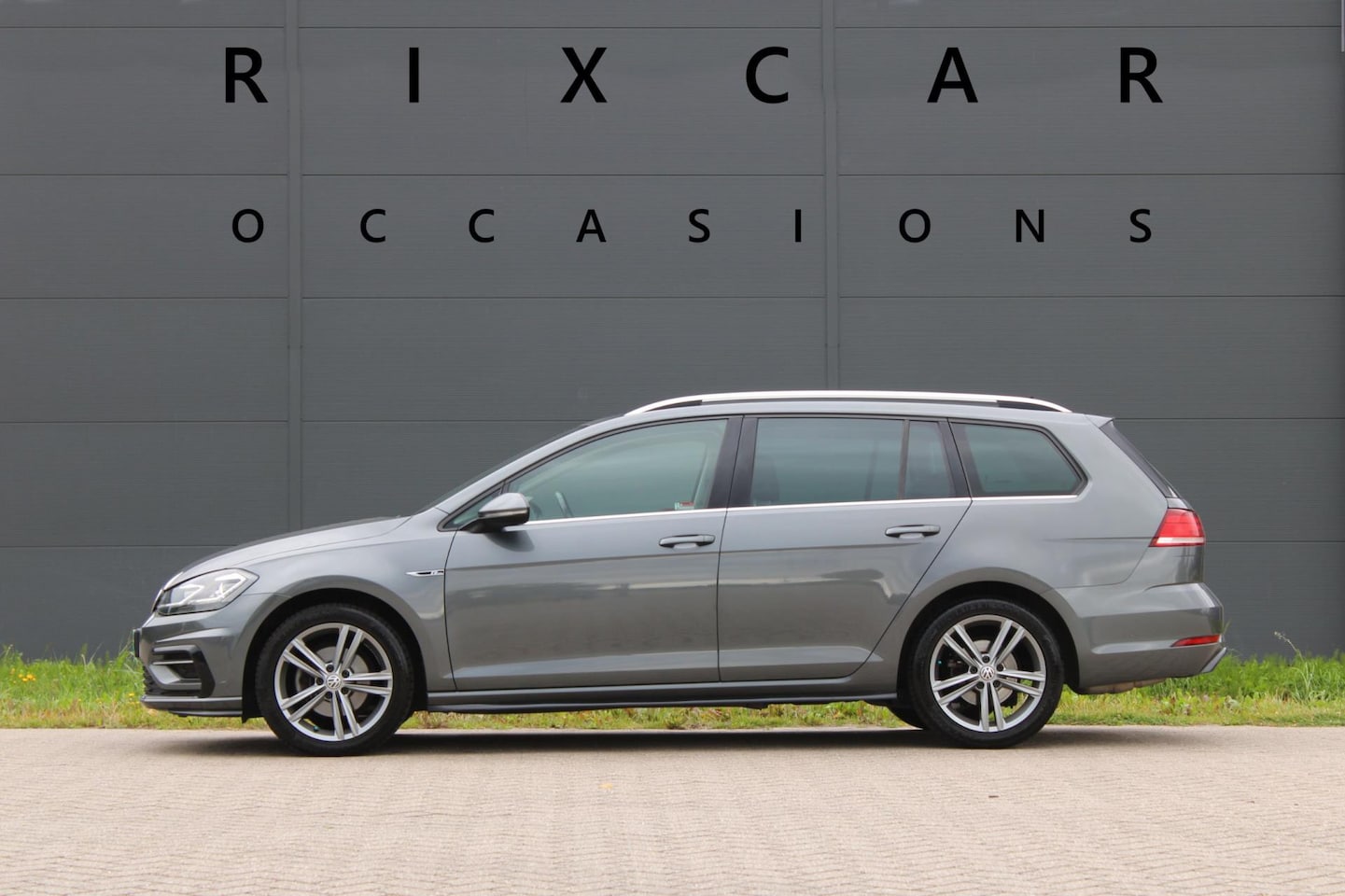 Volkswagen Golf Variant - 1.5 TSI Highline Business R 1.5 TSI Highline Business R - AutoWereld.nl