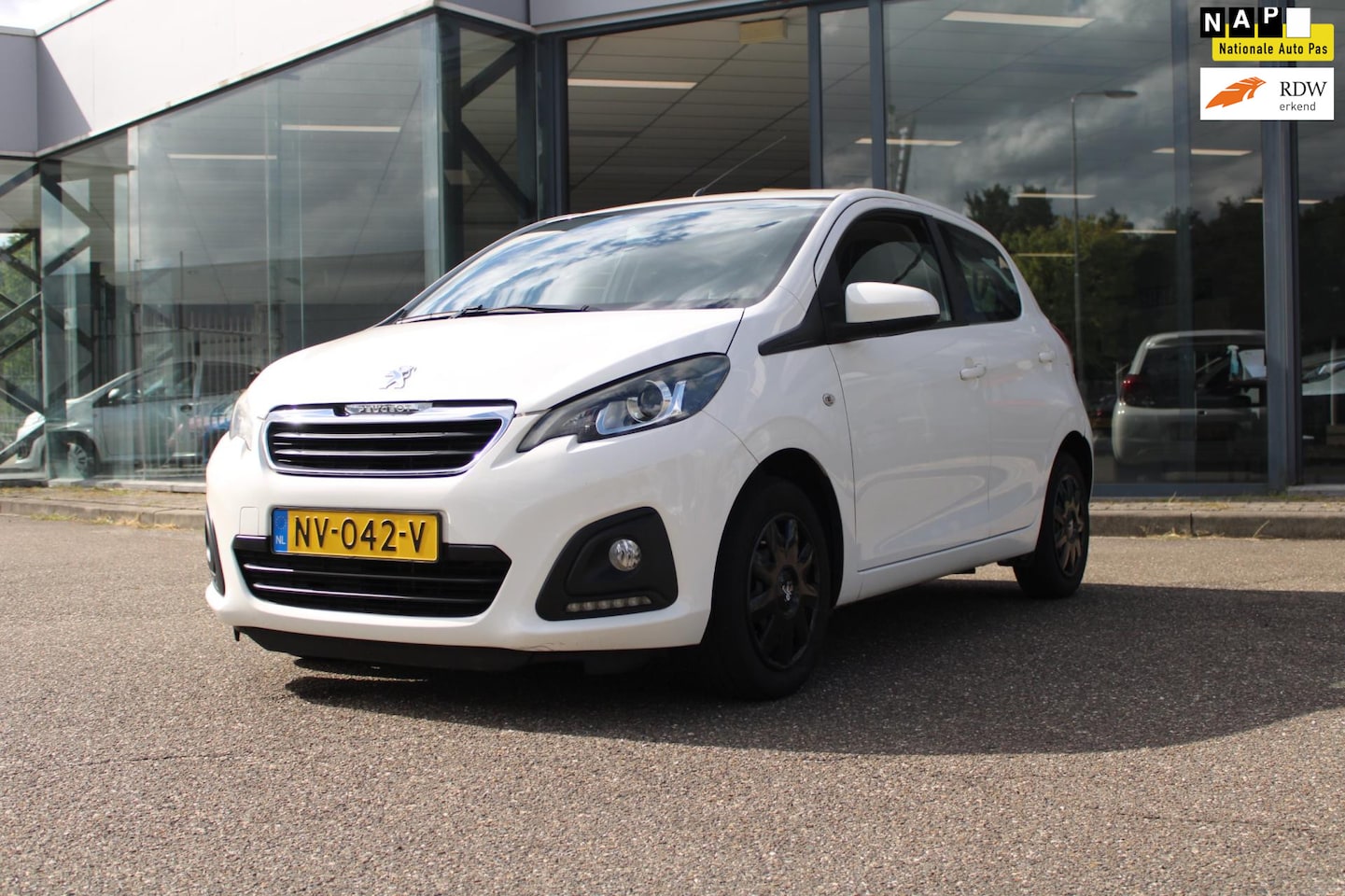 Peugeot 108 - 1.0 e-VTi Active 1.0 e-VTi Active, Airco, 5 Deurs, NAP, Nieuw APK - AutoWereld.nl