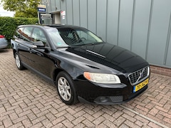 Volvo V70 - 2.4D Limited Edition NAP//CLIMA//TREKHAAKL//AUTOMAAT//LEER//NAVI//CRUISE
