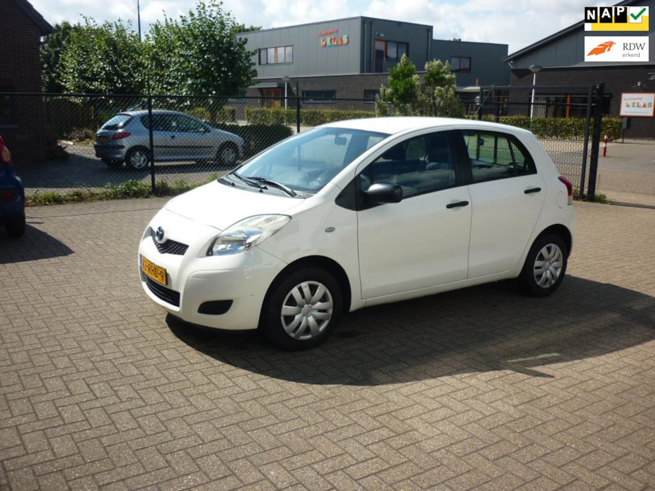 Toyota Yaris - 1.0 VVTi Acces 5deurs airco . mooie auto apk 07-2026 - AutoWereld.nl