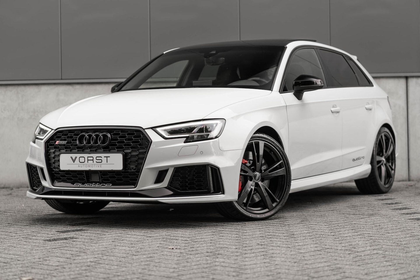 Audi RS3 - 2.5 TFSI quattro B&O Keyless Pano Schaalstoel ACC - AutoWereld.nl