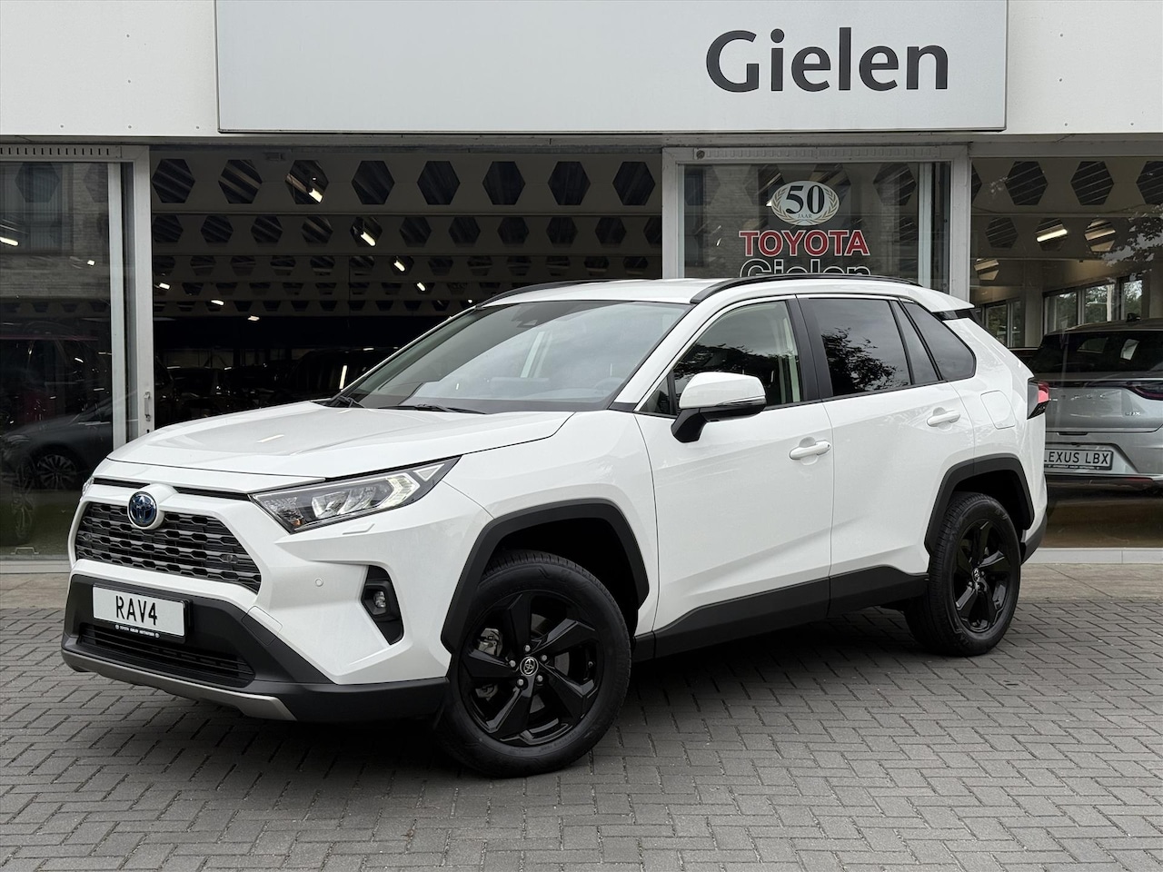Toyota RAV4 - Hybrid 220 Dynamic Plus | 18inch, Groot scherm, Dodehoekherkenning, Parkeersensoren, Stoel - AutoWereld.nl