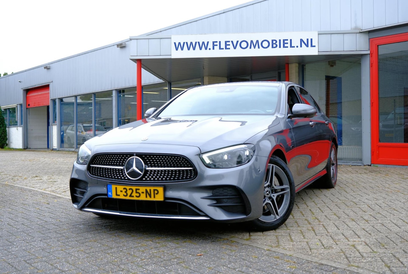 Mercedes-Benz E-klasse - 300 de AMG Business Solution Aut. Lanekeeping|Cruise-Adaptive|Navi|LED - AutoWereld.nl