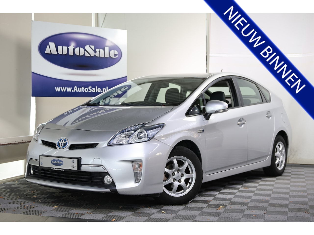 Toyota Prius - 1.8 Plug-in Aspiration hybride 130 dkm 2014 - AutoWereld.nl