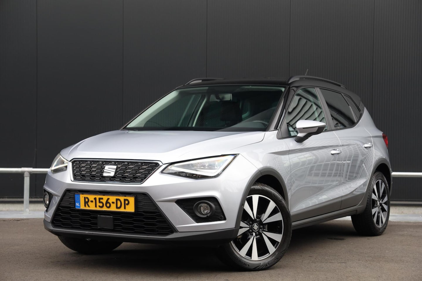 SEAT Arona - 1.0 TSI 95pk Style Business Intense Navi Airco Achteruitrijcamera Cruise Getint glas LMV - AutoWereld.nl