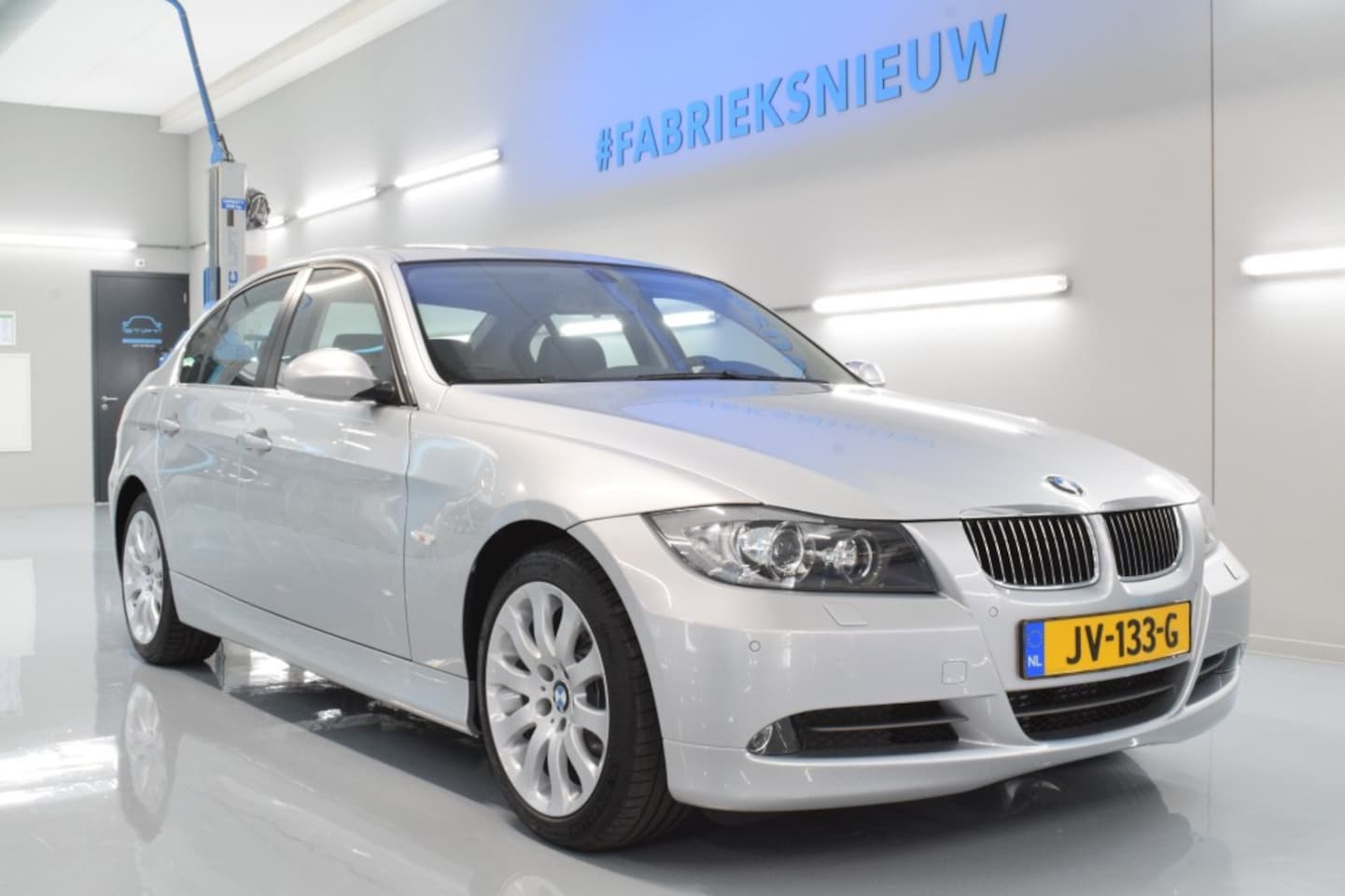 BMW 3-serie - 330d Business Line 330D BUSINESS LINE - AutoWereld.nl