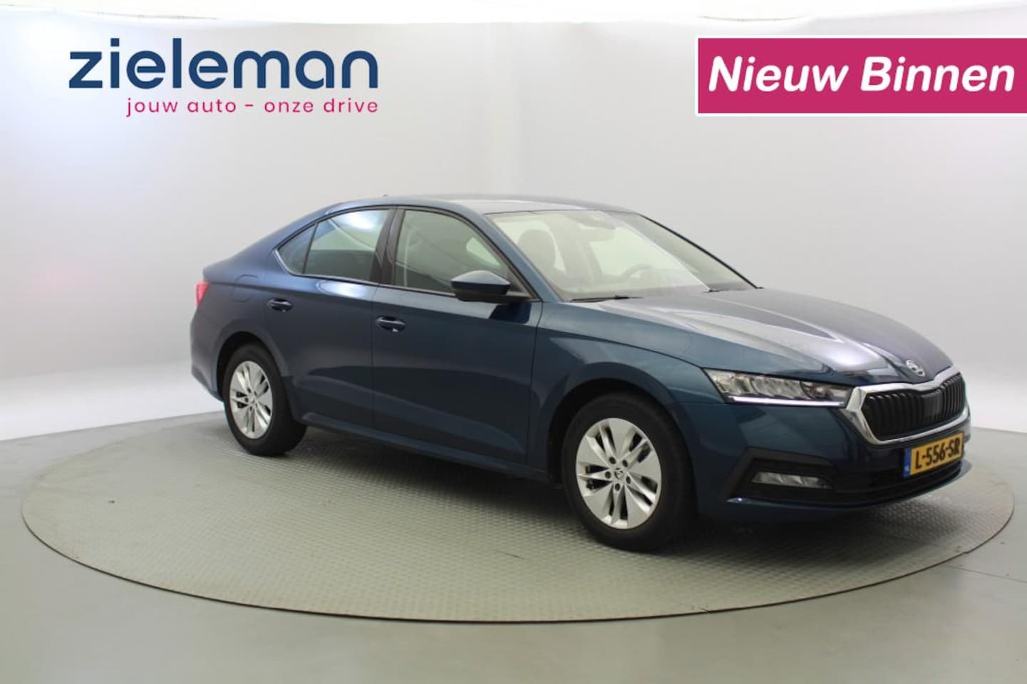 Skoda Octavia - 1.0 e-TSI Business Edition Automaat - Carplay, Cruise, Digitaal Cockpit - AutoWereld.nl