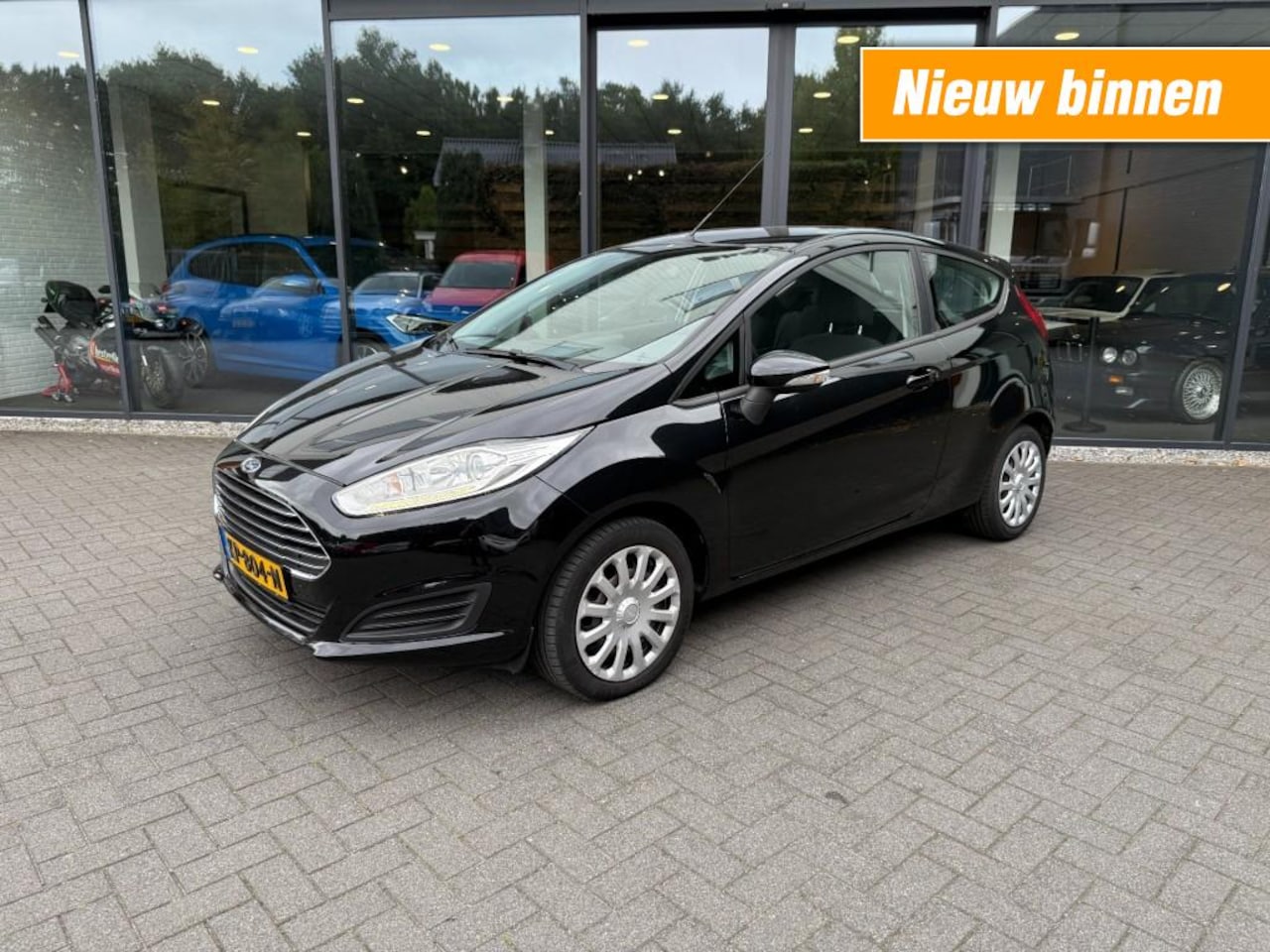 Ford Fiesta - 1.0 Style Essential 1.0 Style Essential,Airco,Navi,Multi Stuur,Elekt Pakket,Dealer OH - AutoWereld.nl
