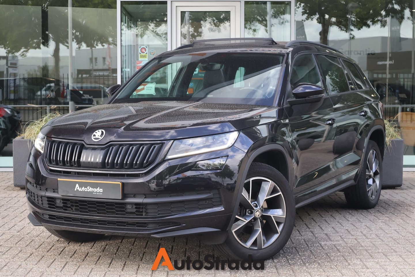 Skoda Kodiaq - 1.5 SportLine ACT 150pk | Camera | Pano | Stoelverwarming | Navi | Climate | Keyless | Can - AutoWereld.nl