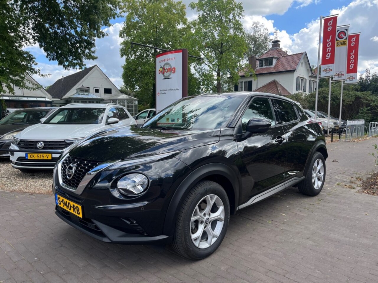Nissan Juke - 1.0 DIG-T N-CONNECTA / NAVI / CAMERA / CARPLAY / CRUISE / KEYLESS - AutoWereld.nl