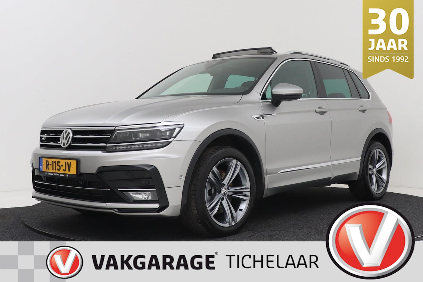 Volkswagen Tiguan - 2.0 TSI 4Motion Highline | Trekhaak | Panoramadak | Digital Cockpit | CarPlay | Camera | S - AutoWereld.nl