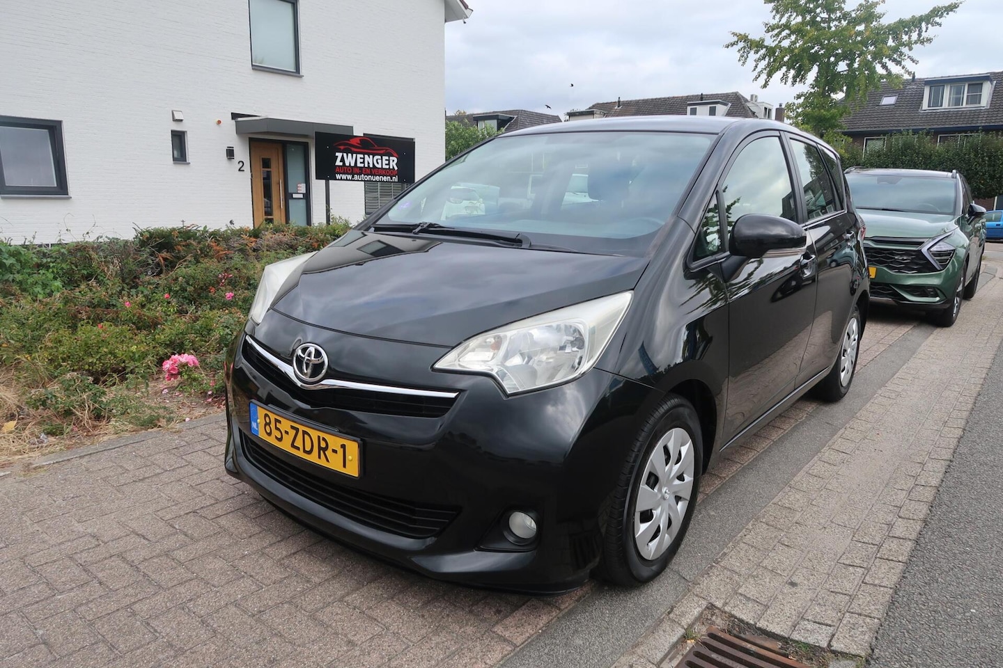 Toyota Verso S - 1.3 VVT-i Aut f-1 CAMERA|AIRCO|TREKHAAK|DEALER ONDERHOUDEN|BLUETOOTH|ZEER MOOI - AutoWereld.nl