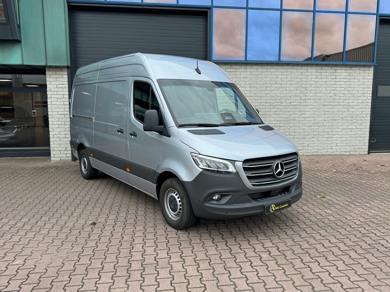 Mercedes-Benz Sprinter - 317 Pro L2H2 2x Schuifdeur Alarm kl3 Adaptieve cruise Digitale binnenspiegel Trekhaak 3.5T - AutoWereld.nl