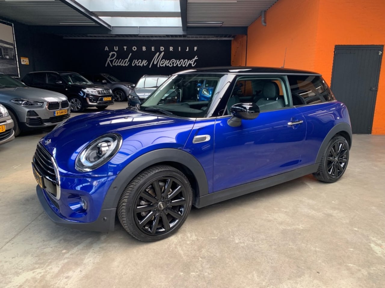 MINI Cooper - 1.5 COOPER CHILI / Navigatie / Sportstoelen - AutoWereld.nl