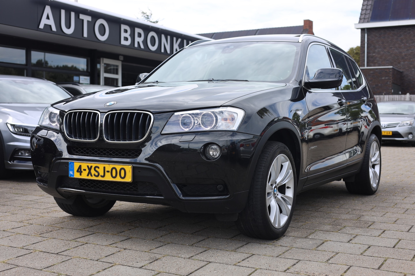 BMW X3 - XDRIVE20i HIGH EXEC | PANO | LEDER | CAMERA | TREKHAAK - AutoWereld.nl
