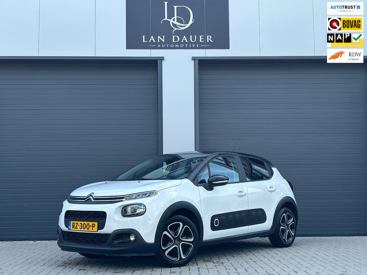 Citroën C3 - 1.2 PureTech Feel Edition / Navi / Dealer OH / - AutoWereld.nl