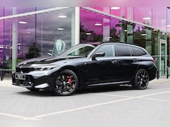 BMW 3-serie Touring - 330e M Sport Automaat / Panoramadak / Trekhaak / Sportstoelen / Active Cruise Control / Ad