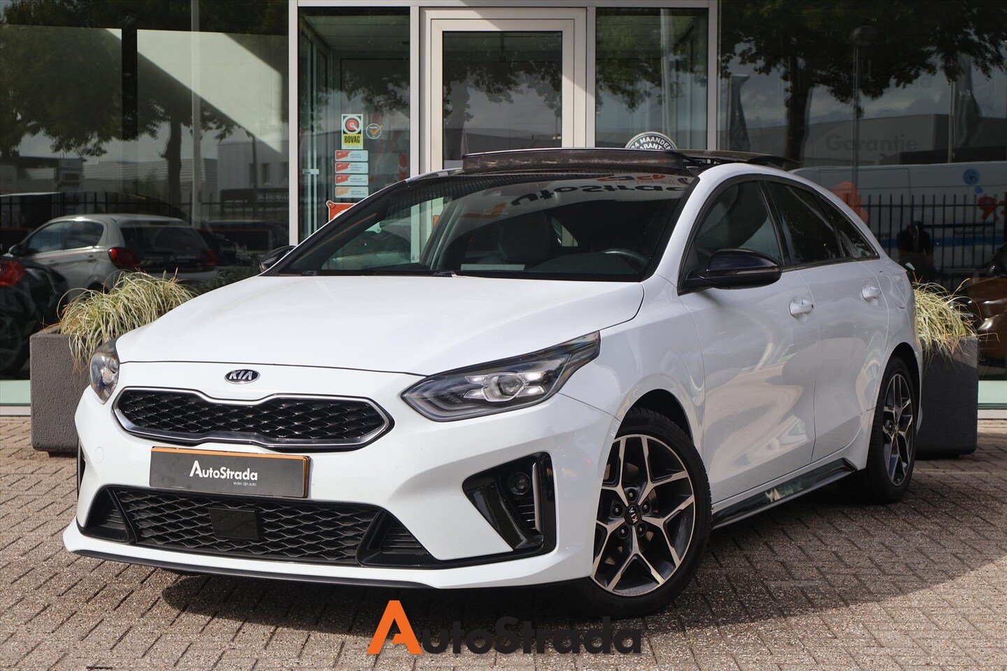 Kia Pro cee'd - 1.4 GT-Line 140pk DCT7 | Stoelverwarming | Camera | Pano | Virtual | Keyless | LED | Navig - AutoWereld.nl