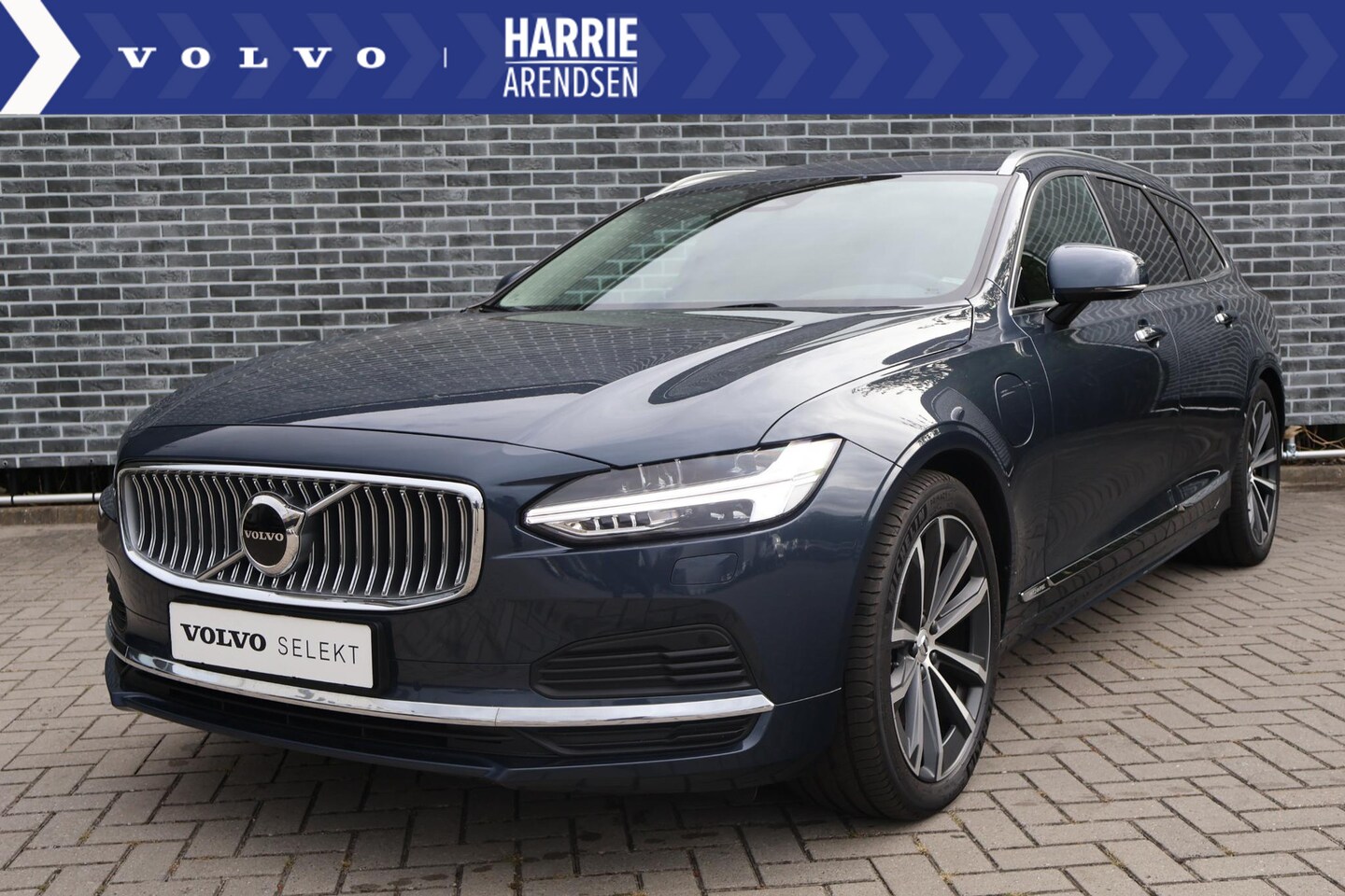 Volvo V90 - 2.0 T6 AWD Inscription | Adaptieve Cruise Control | Panoramadak | Parkeercamera | Trekhaak - AutoWereld.nl