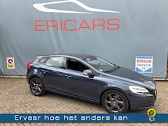 Volvo V40 - 2.0 T2 Momentum NAVI TEL PDC TREKHAAK LM