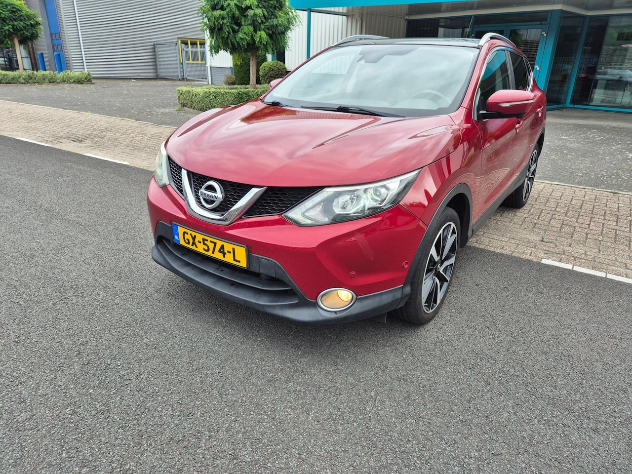 Nissan Qashqai - 1.6 dCi Tekna Clima Pano 360cam - AutoWereld.nl