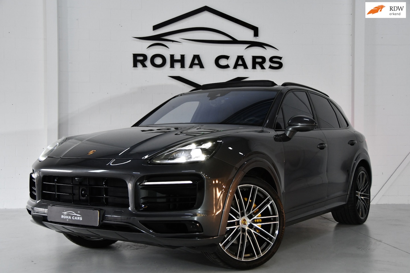 Porsche Cayenne - 3.0 E-Hybrid 3.0 E-Hybrid, Bomvol opties. Panoramadak, Softclose, Bose soundsystem - AutoWereld.nl