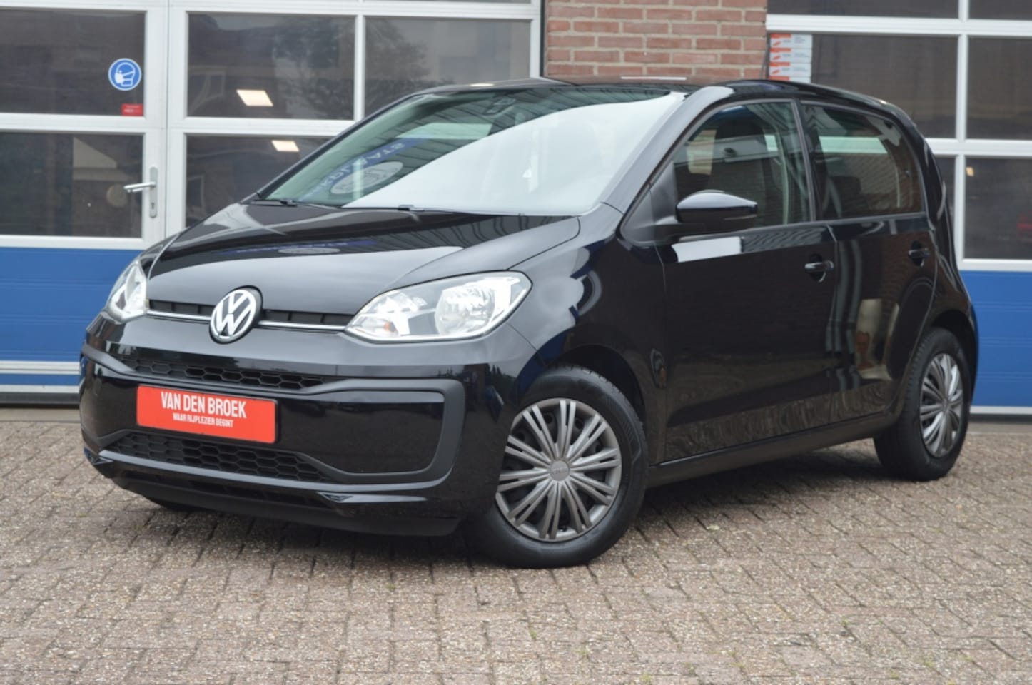 Volkswagen Up! - 1.0 BMT move up! | AIRCO - ELEK.RAMEN - DAB - AutoWereld.nl