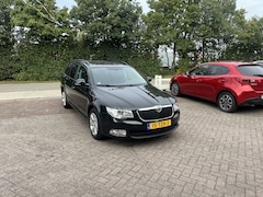 Skoda Superb Combi - 1.4 TSI Greentech Active Business Line TREKHAAK CRUISE CLIMA NAVI PDC