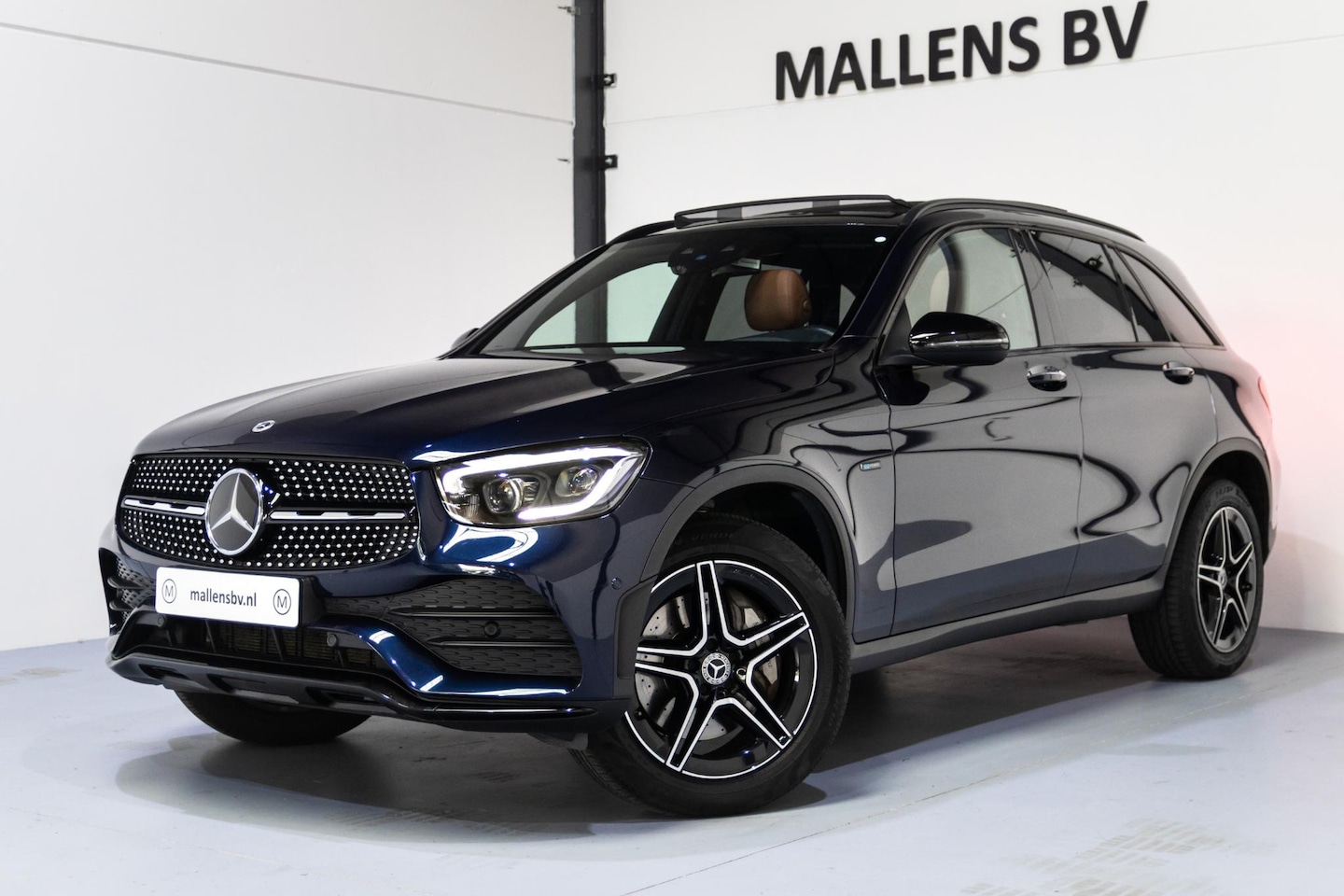 Mercedes-Benz GLC-klasse - 300e 4MATIC AMG/PANO/MEMORY/BURMESTER/HUD/TREKHAAK/LEER - AutoWereld.nl