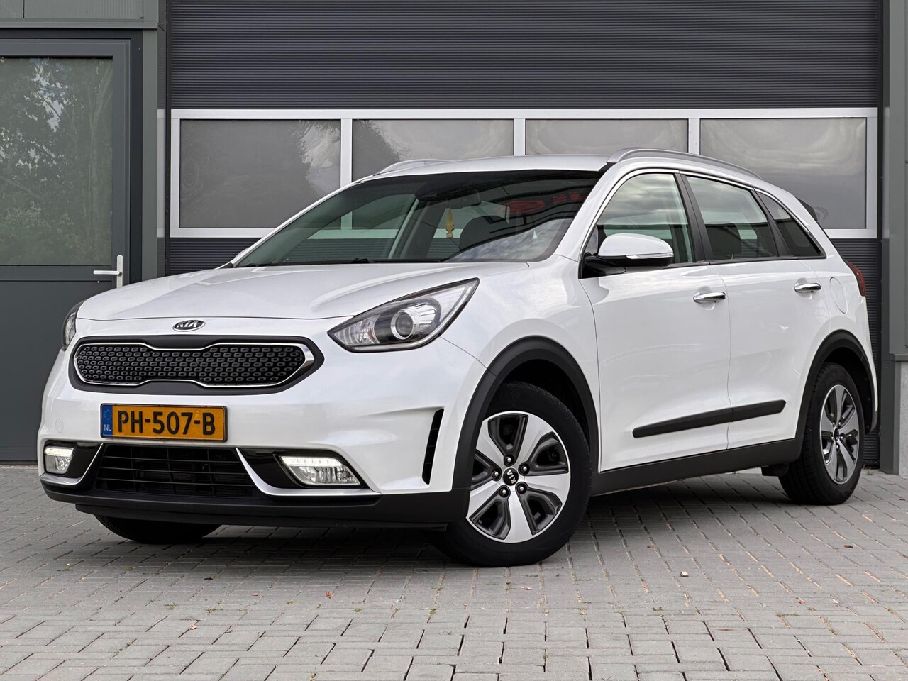 Kia Niro - 1.6 GDi Hybrid DynamicLine Trekhaak Camera - AutoWereld.nl