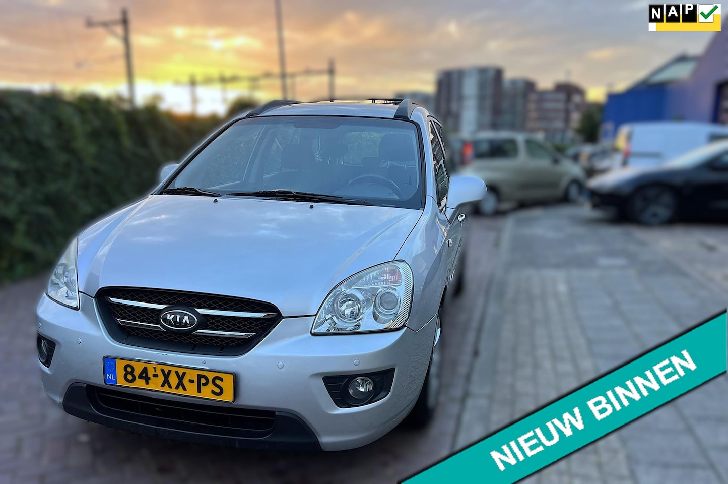 Kia Carens - 2.0 CVVT X-clusive 2.0 CVVT X-clusive - AutoWereld.nl