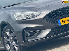 Ford Focus Wagon - 1.0 EcoBoost Hybrid ST Line Business - Magnetic - Winterpakket - Topstaat