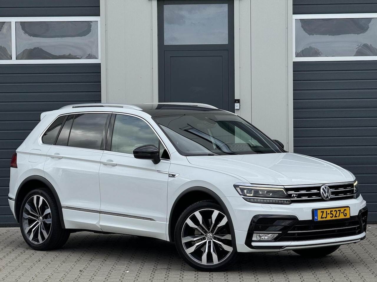 Volkswagen Tiguan - 2.0 TSI 221PK+ 4Motion Highline / R-Line - AutoWereld.nl