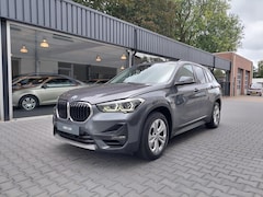 BMW X1 - XDrive25e 74000KM Head up display Navi Clima Cruise PDC Achteruitrij camera Trekhaak 17 in