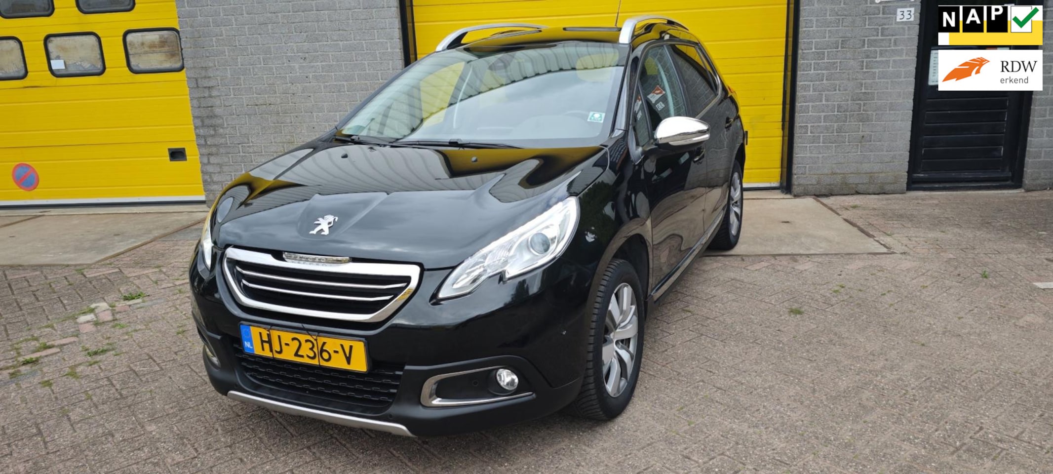 Peugeot 2008 - 1.2 PureTech Blue Lease Executive 1.2 PureTech Blue Lease Executive - AutoWereld.nl