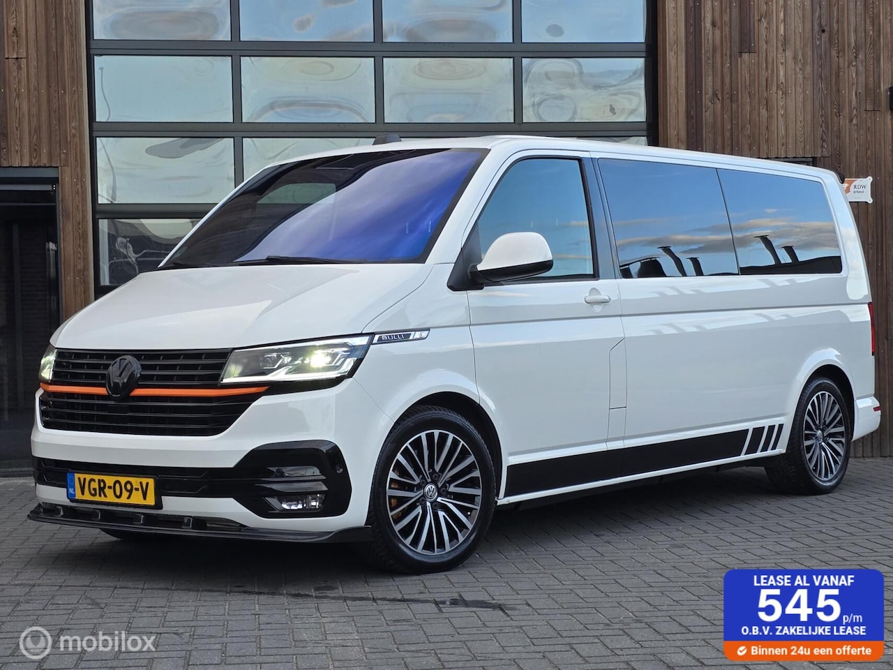Volkswagen Transporter - 2.0 TDI 200PK DSG BULLI LEER L2H1 ACC VRTUAL - AutoWereld.nl