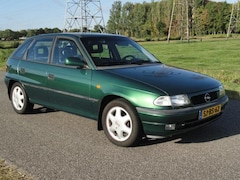 Opel Astra - 1.6i Edition Cool Met Airco I ELektr ramen I LIEFHEBBER AUTO