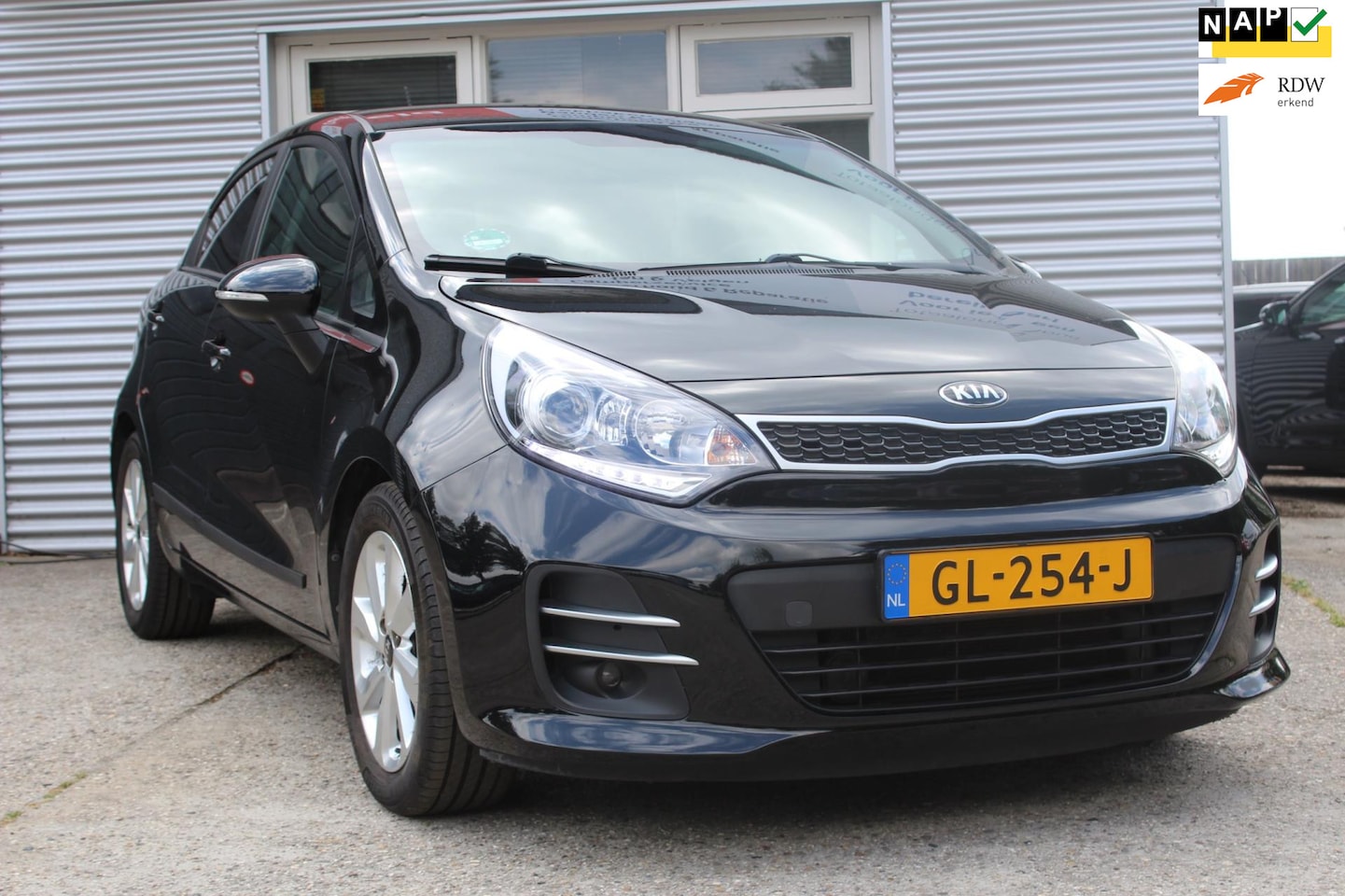 Kia Rio - 1.2 CVVT ExecutiveLine 1.2 CVVT ExecutiveLine 5-deurs, vol opties, zoals stuur-stoel verwarming, climate-control, - AutoWereld.nl