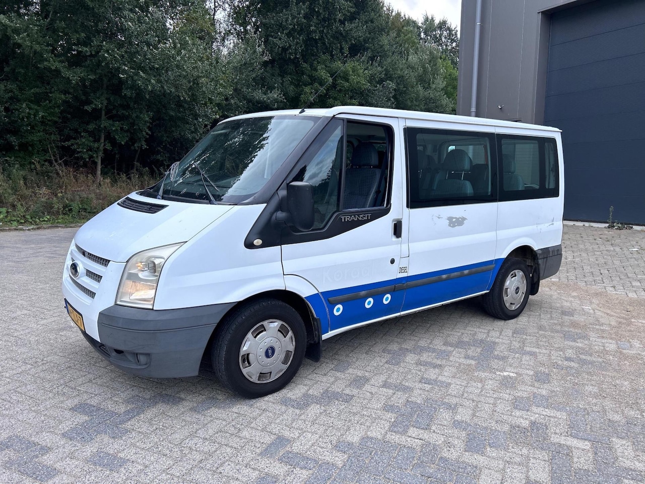 Ford Transit Kombi - 300S 2.2 TDCi Ambiente Airco 9 persoons - AutoWereld.nl