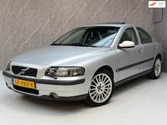 Volvo S60 - 2.4 / AUT / NAP / Rijdt Goed