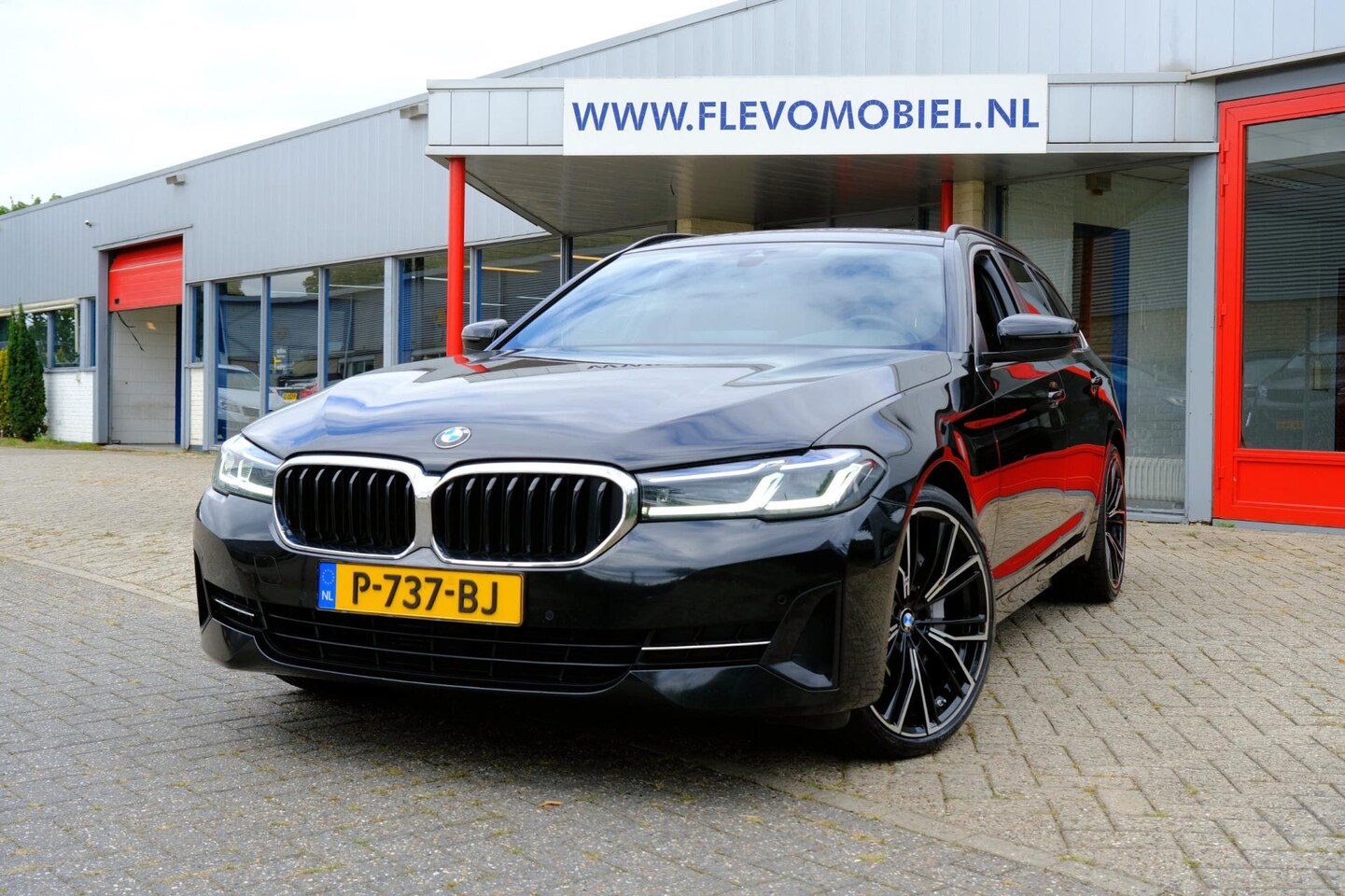 BMW 5-serie Touring - 530d 286pk xDrive Edition Plus Aut. LaserLight|Leder|HarmanKardon|Cam|Enz! - AutoWereld.nl