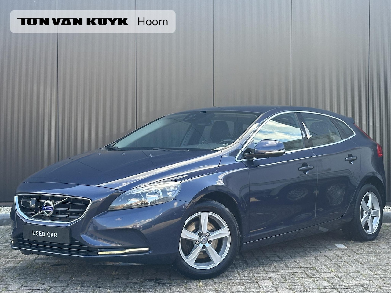 Volvo V40 - 1.6 T4 Momentum driver support/ intro line/ parkeer camera/ trekhaak - AutoWereld.nl