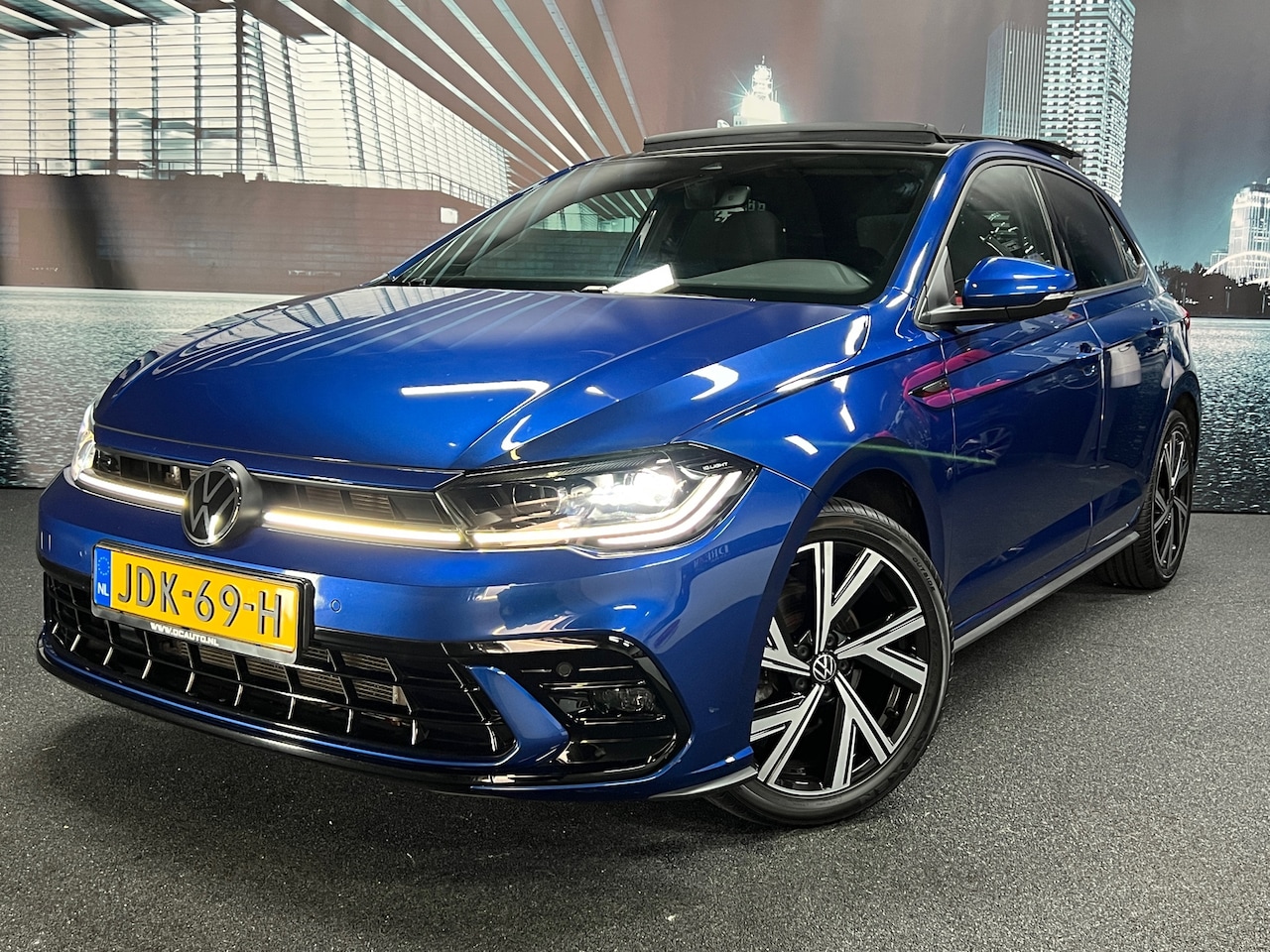 Volkswagen Polo - 1.0 TSI DSG 110PK R-Line PANO/CAM/IQ/KEY-LESS - AutoWereld.nl