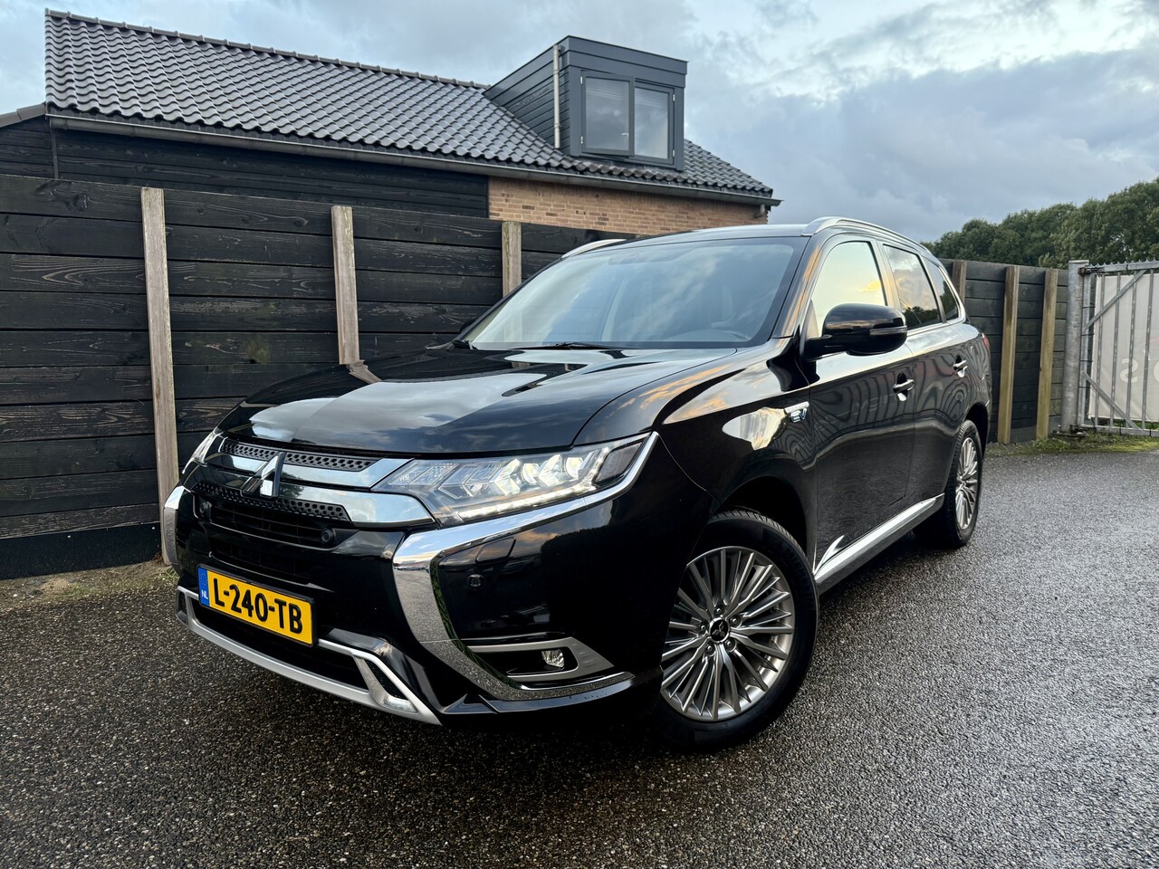 Mitsubishi Outlander - 2.4 PHEV Intense BTW - AutoWereld.nl