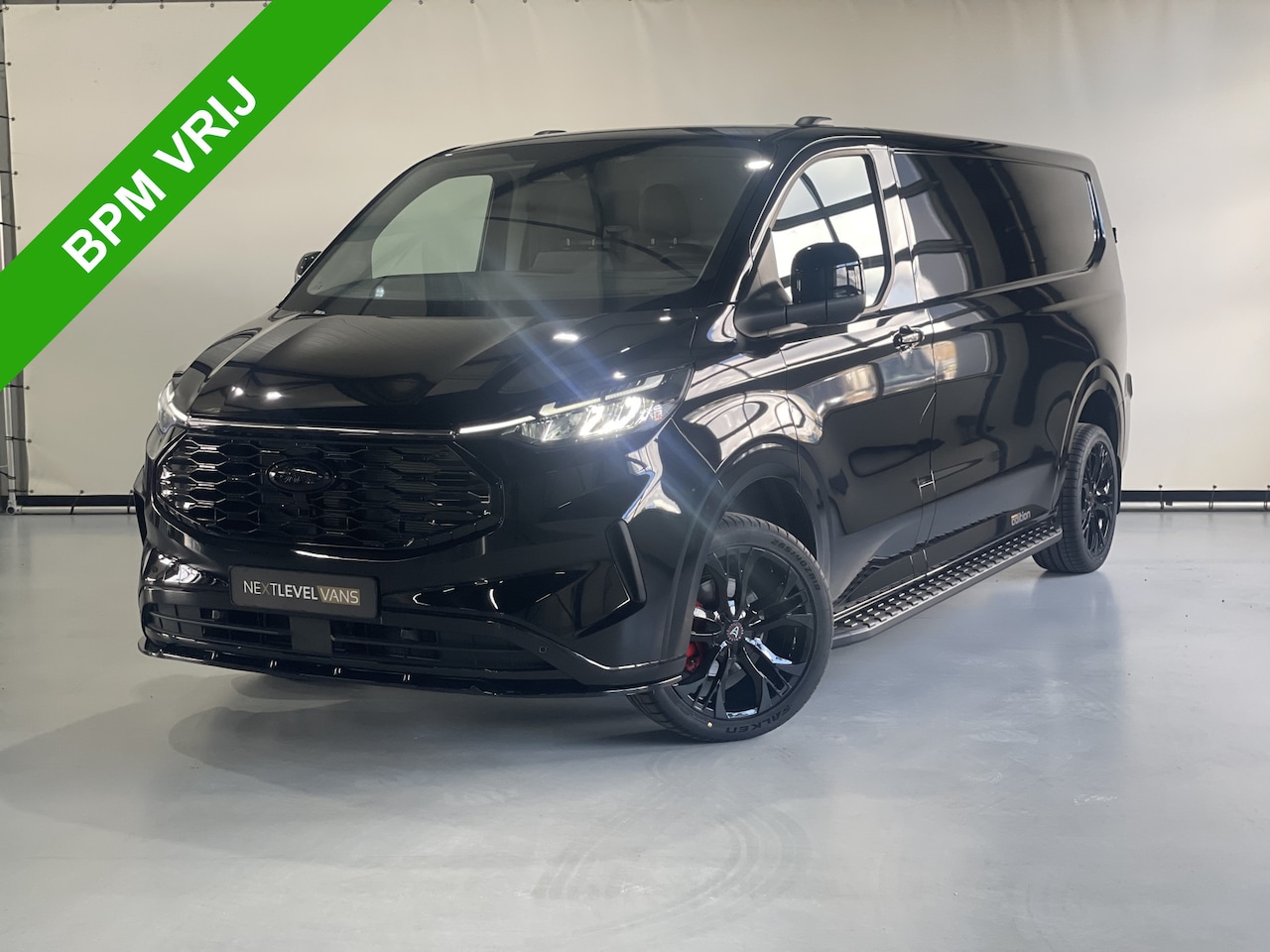 Ford Transit Custom - 300 2.0 TDCI L2H1 170 PK AUT Limited / Pack Premium / Adaptieve / Camera - AutoWereld.nl