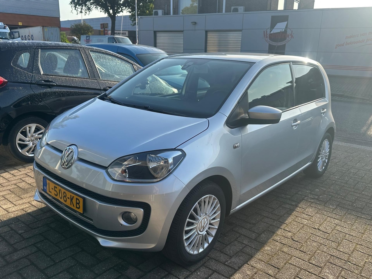 Volkswagen Up! - 1.0 high up! Automaat/Navi/Stoelvw - AutoWereld.nl