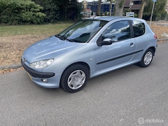 Peugeot 206 - 1.4 XT. AUTOMAAT - KM NAP