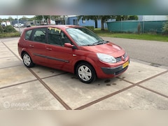 Renault Grand Scénic - 1.6-16V Expression Luxe