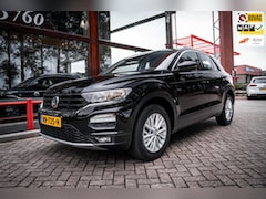 Volkswagen T-Roc - 1.0 TSI Style | Cruise control | Parkeer camera | App-Connect | Parkeer hulp |