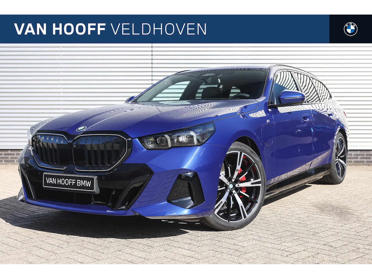 BMW 5-serie Touring - 530e M Sport Automaat / Trekhaak / Parking Assistant Plus / Adaptieve LED / Stoelventilati - AutoWereld.nl
